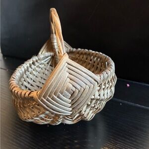 Small God’s eye Rustic Woven Basket with Handle